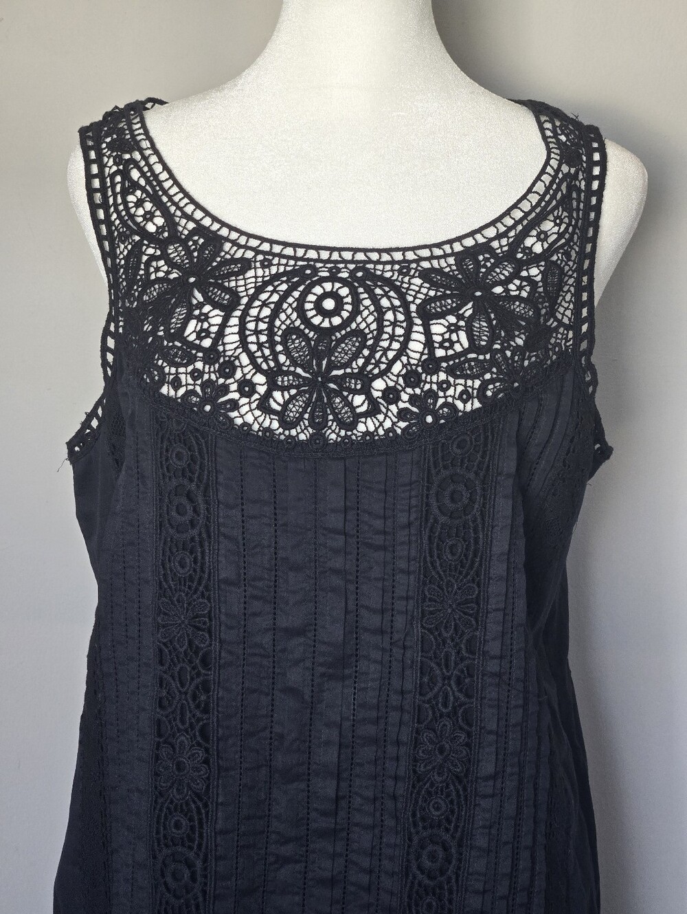 Sundance Amira Black Lace Yoke Crochet Bohemian Sleeveless Mini Dress Size M - Picture 4 of 11